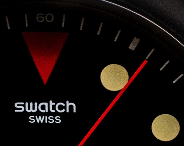 <a href="https://shop.hodinkee.com/collections/swatch">hoDINKEE</a> (get it? get it?) Sistem51 Swatch closeup