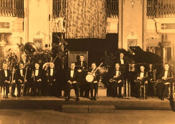(Jean Koldette and his orchestra)