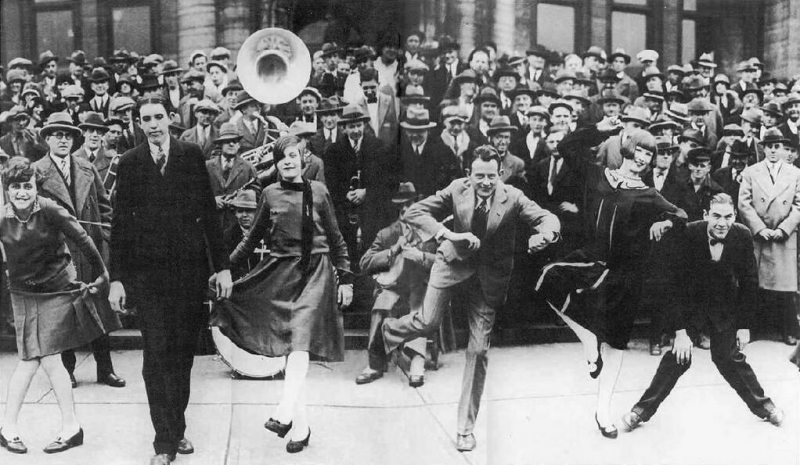 "Charleston" dance contest in St. Louis (1925)